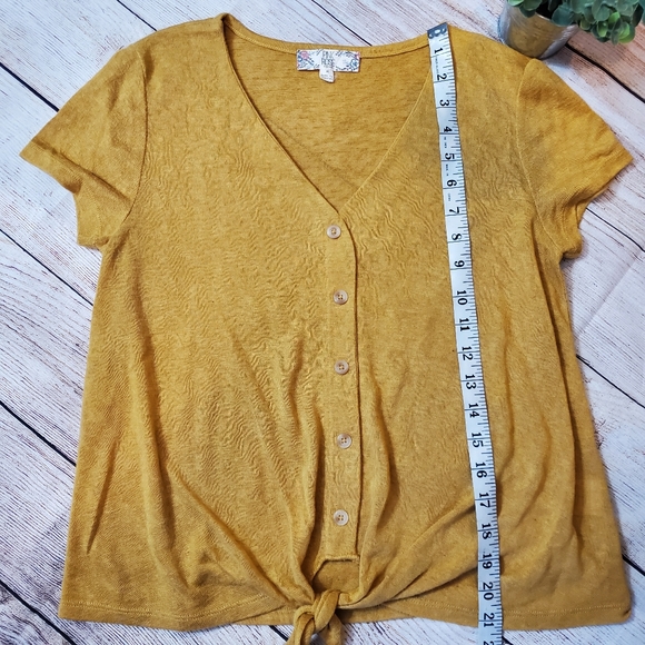 Pink Rose Women's Junior's yellow buttons and knot top Medium - Picture 4 of 8